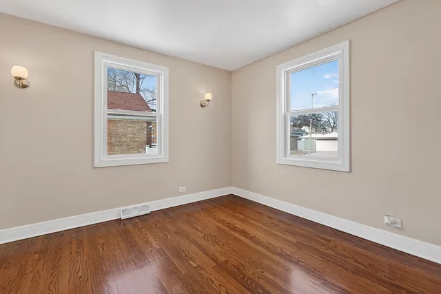 $299,900 | 700 22nd Avenue, Bellwood, IL 60104