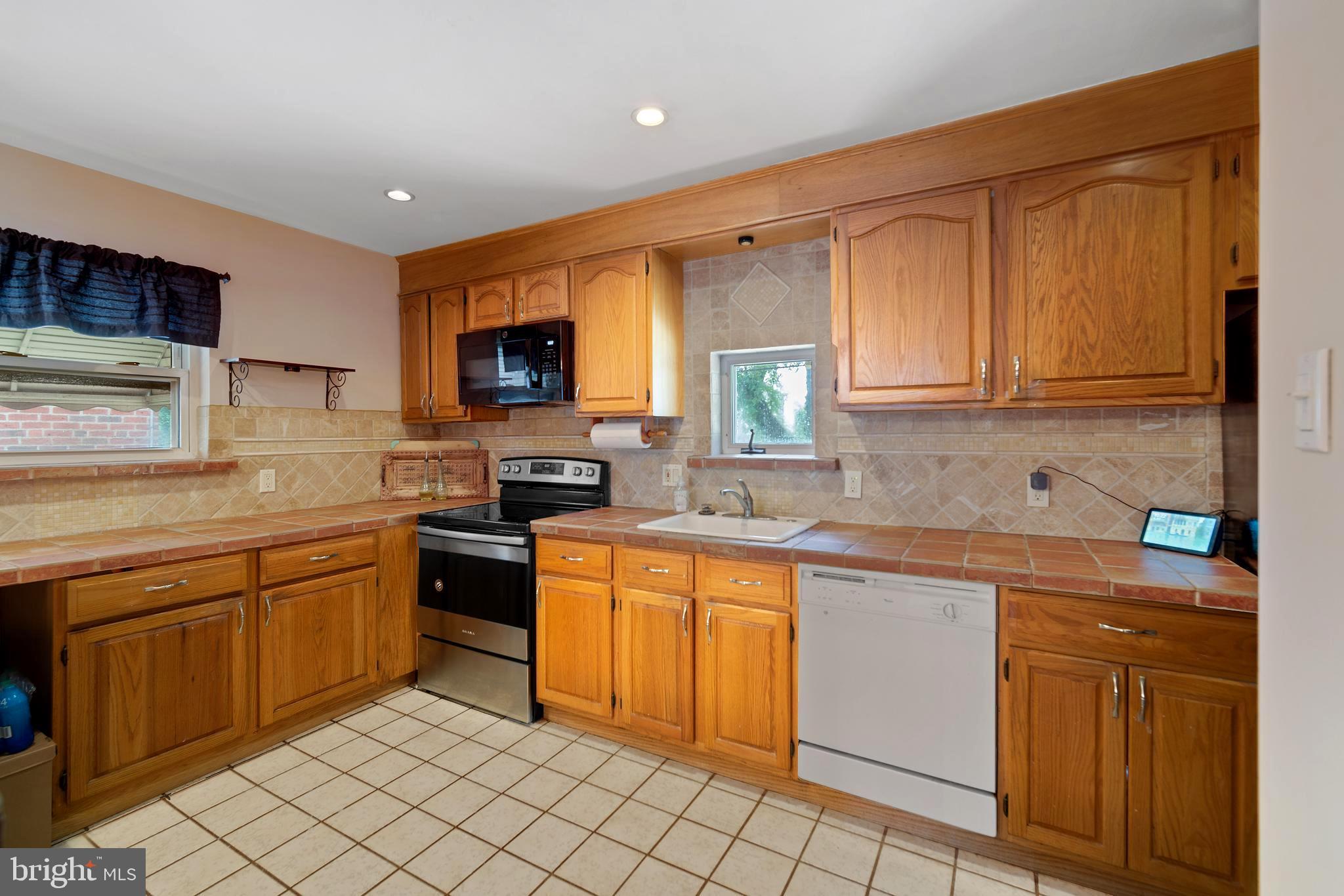 1210 Ripley Street Philadelphia, PA 19111 - Photo 11 of 28 Gallery Image 11
