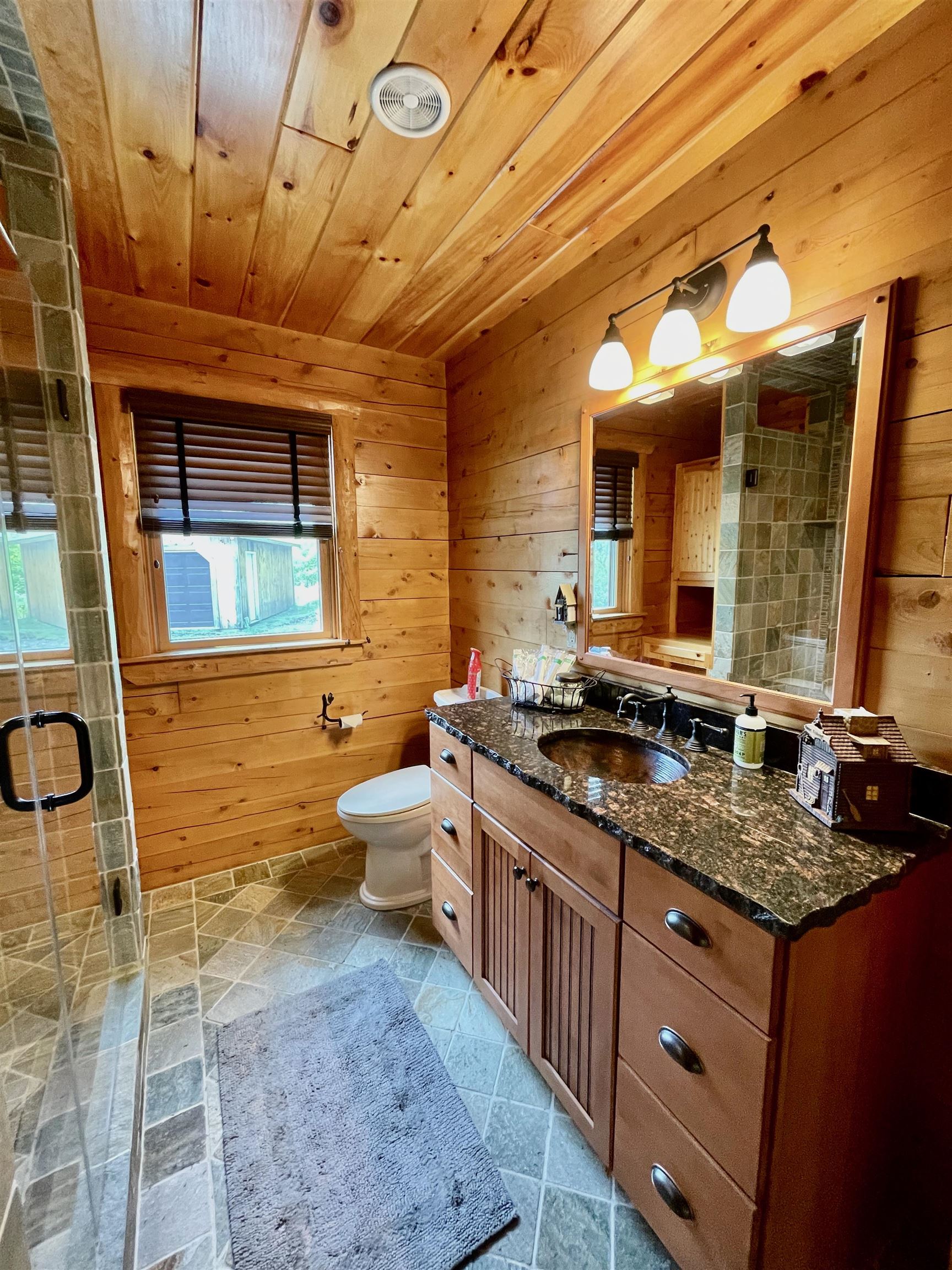 127 Danforth Road Pittsburg, NH 03592 - Photo 13 of 40 Gallery Image 13