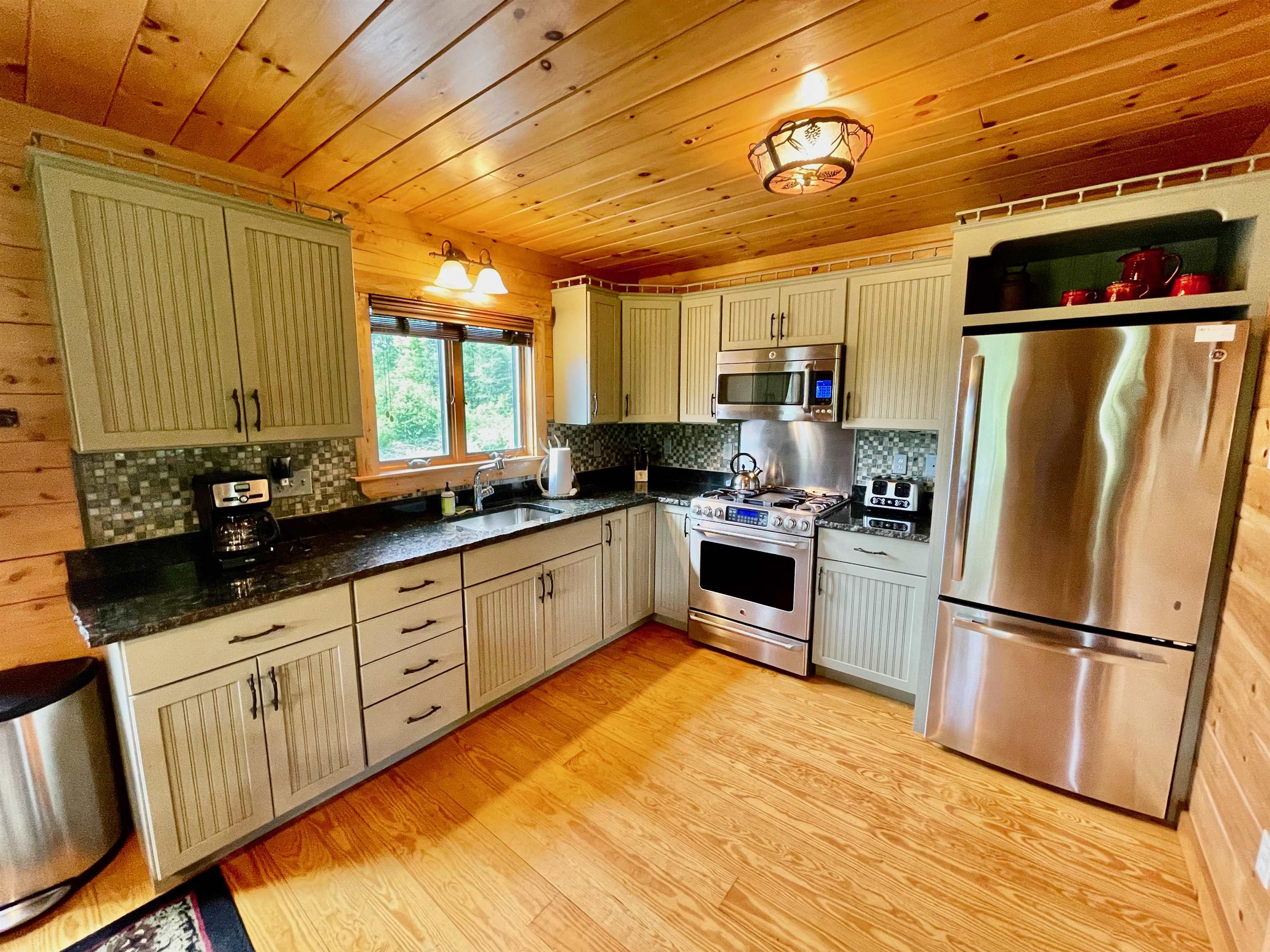 127 Danforth Road Pittsburg, NH 03592 - Photo 3 of 40 Gallery Image 3