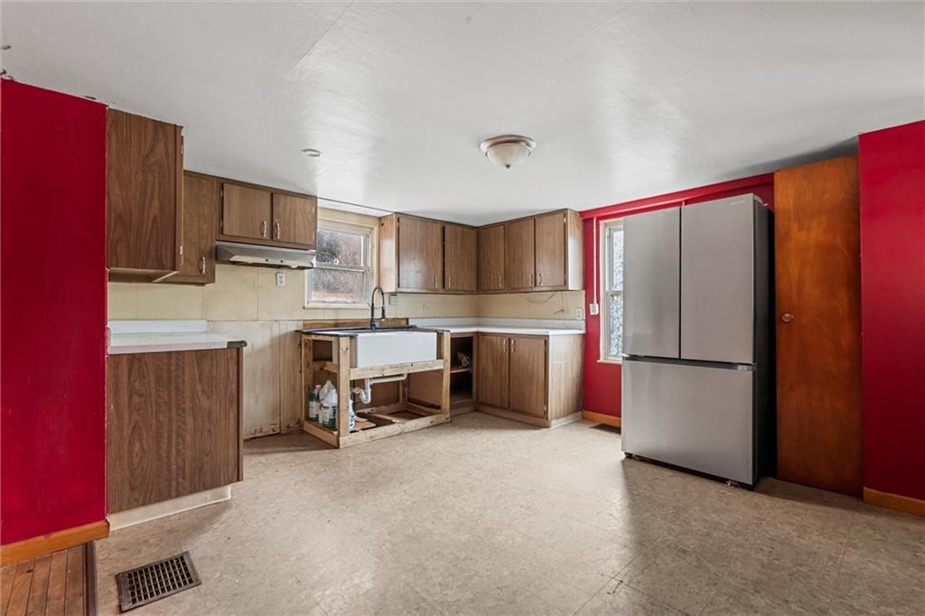 332 Lessig Road Leechburg, PA 15656 - Photo 8 of 35