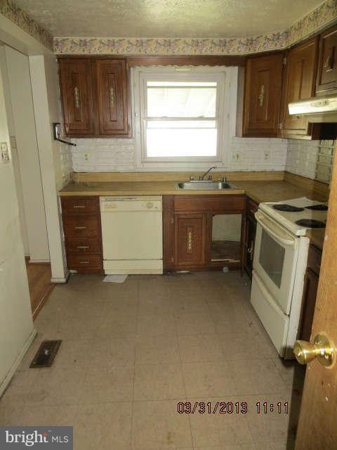 2421 Ridgely Street Baltimore, MD 21230 - Photo 5 of 9 Kitchen
