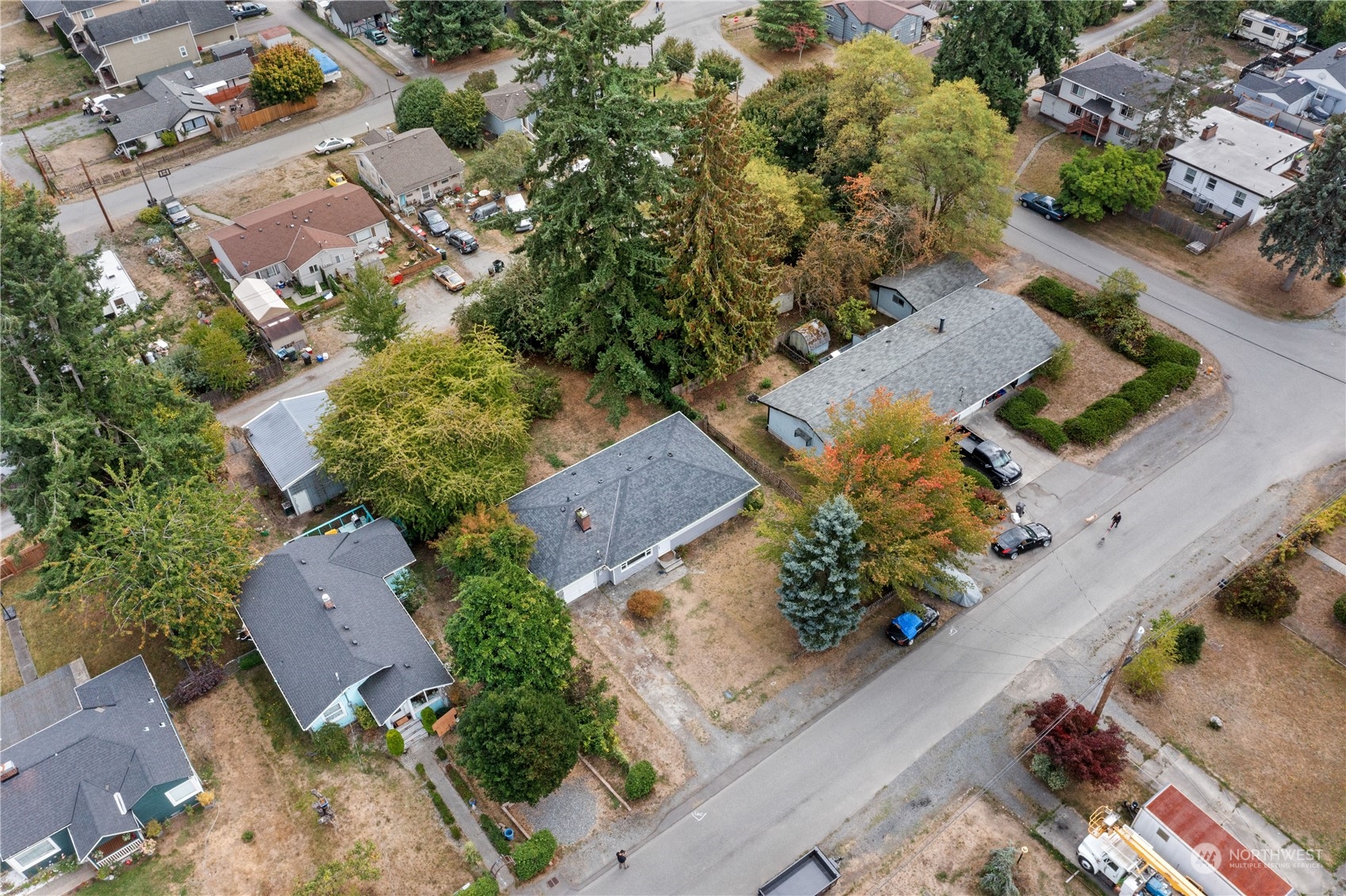 6215 Rockefeller Avenue Everett, WA 98203 - Photo 34 of 36 an aerial view of residential houses with outdoor space