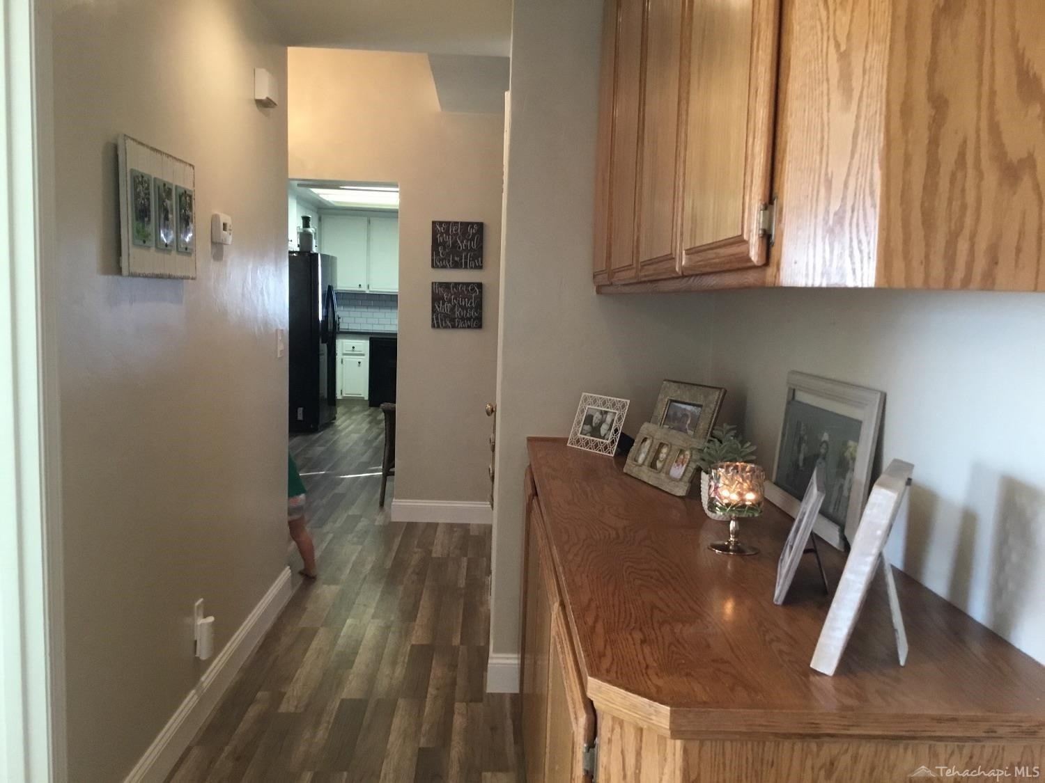 21718 Mid Way Tehachapi, CA 93561 - Photo 9 of 27 Gallery Image 9