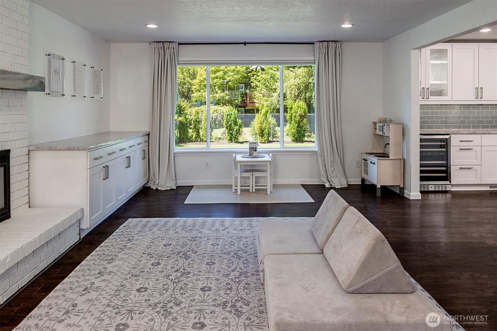 14137 150th Place Southeast Renton, WA 98059 - Photo 8 of 36 Gallery Image 8