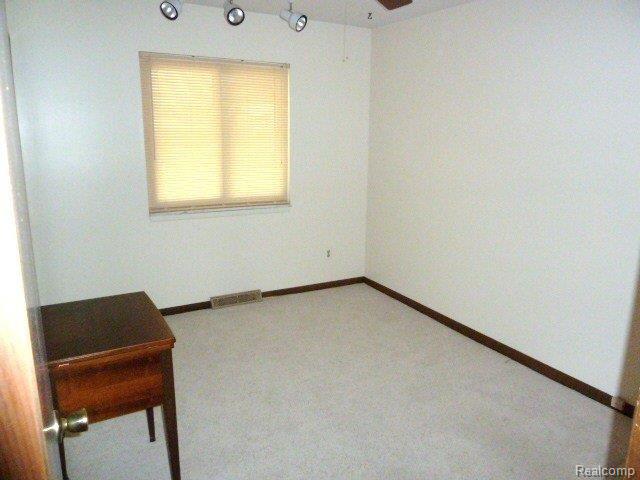 7271 Riverside Drive Algonac, MI 48001 - Photo 13 of 17 P1010895.JPG
