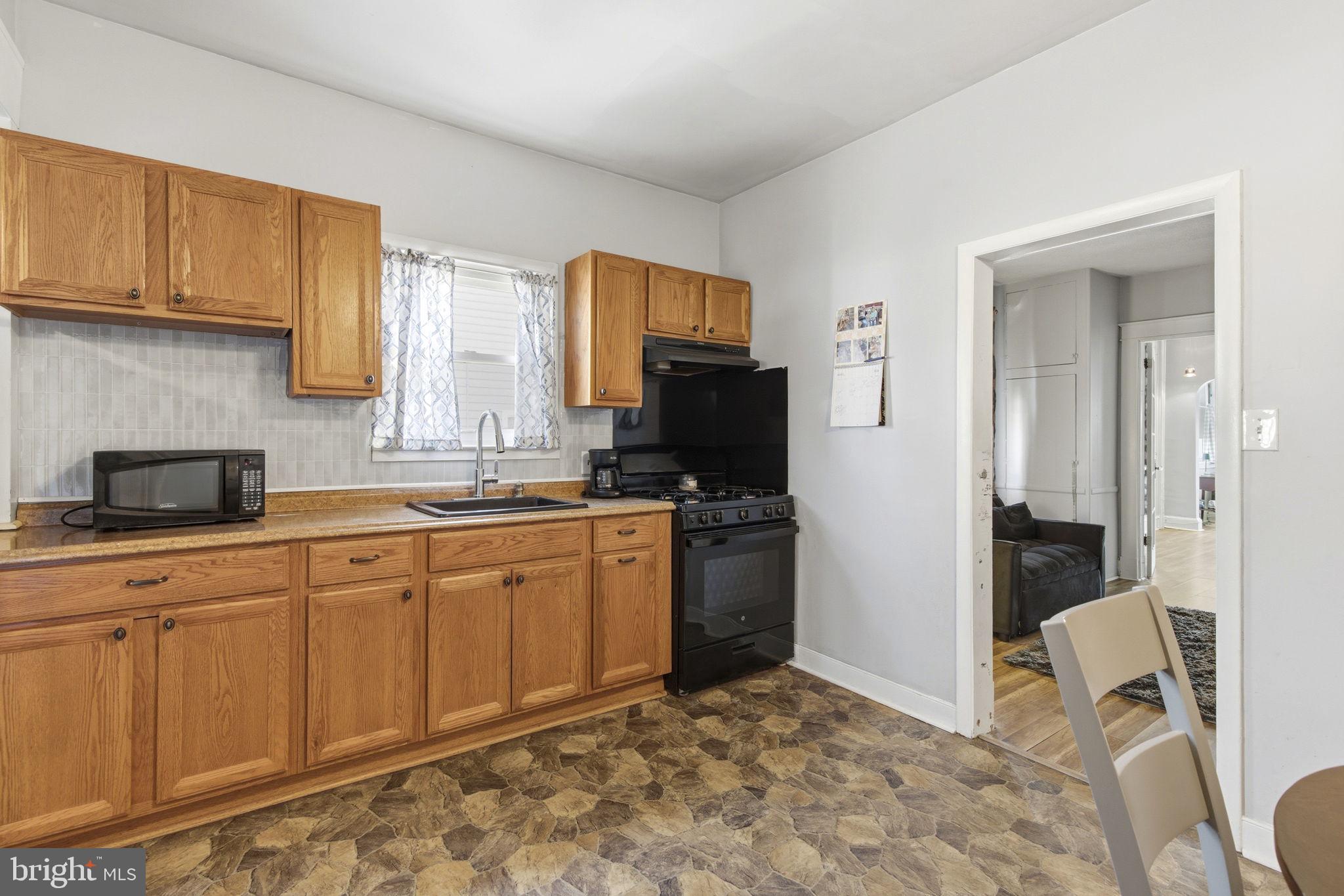 6421 Cedonia Avenue Baltimore, MD 21206 - Photo 7 of 30