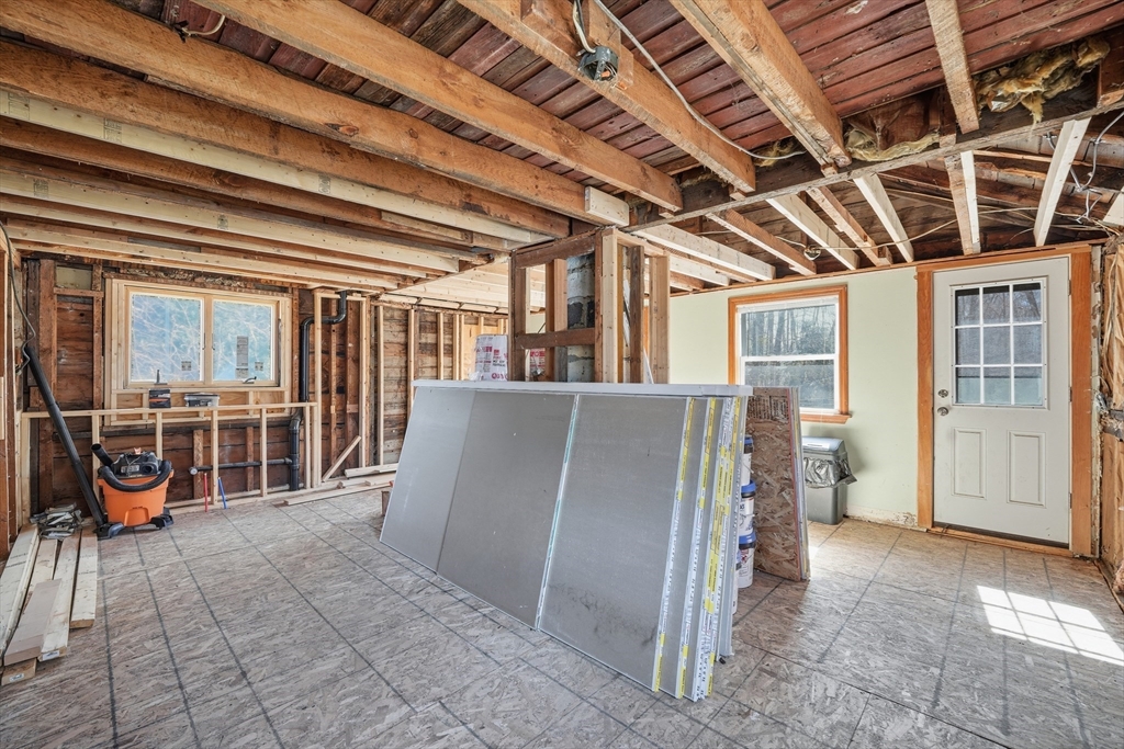 5 Torrey Street Easthampton, MA 01027 - Photo 12 of 36
