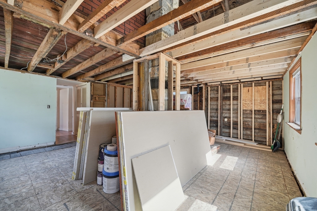 5 Torrey Street Easthampton, MA 01027 - Photo 13 of 36