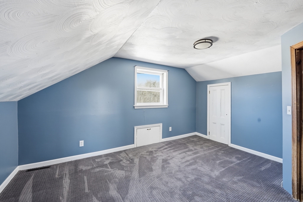 5 Torrey Street Easthampton, MA 01027 - Photo 18 of 36