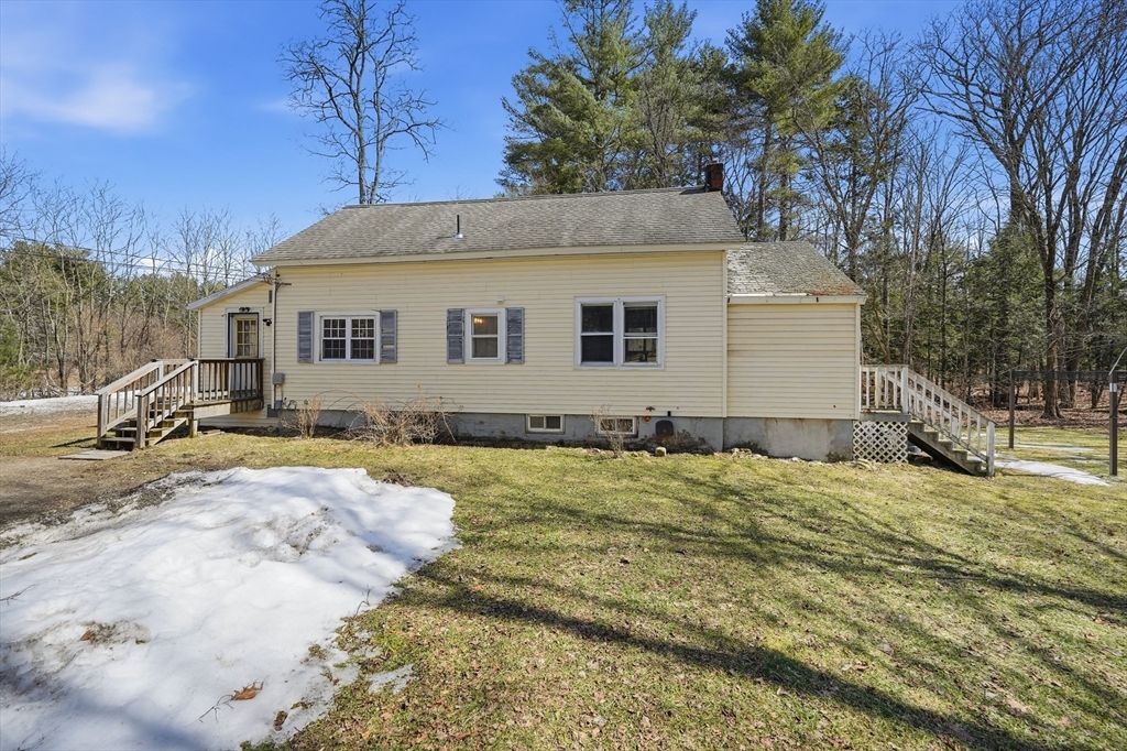 5 Torrey Street Easthampton, MA 01027 - Photo 2 of 36