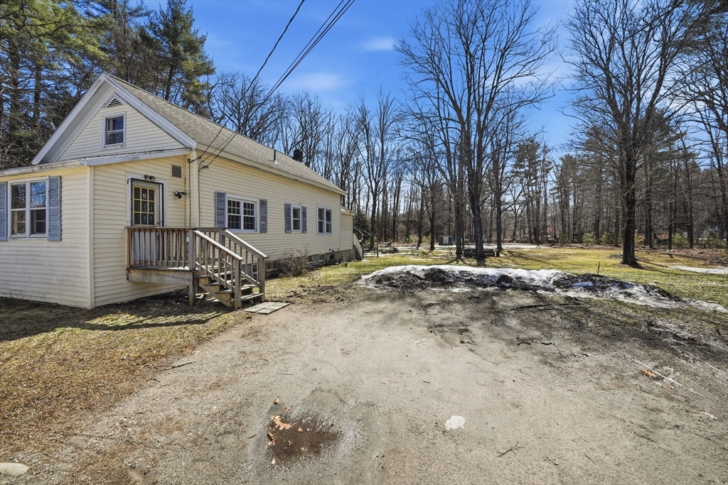 5 Torrey Street Easthampton, MA 01027 - Photo 35 of 36