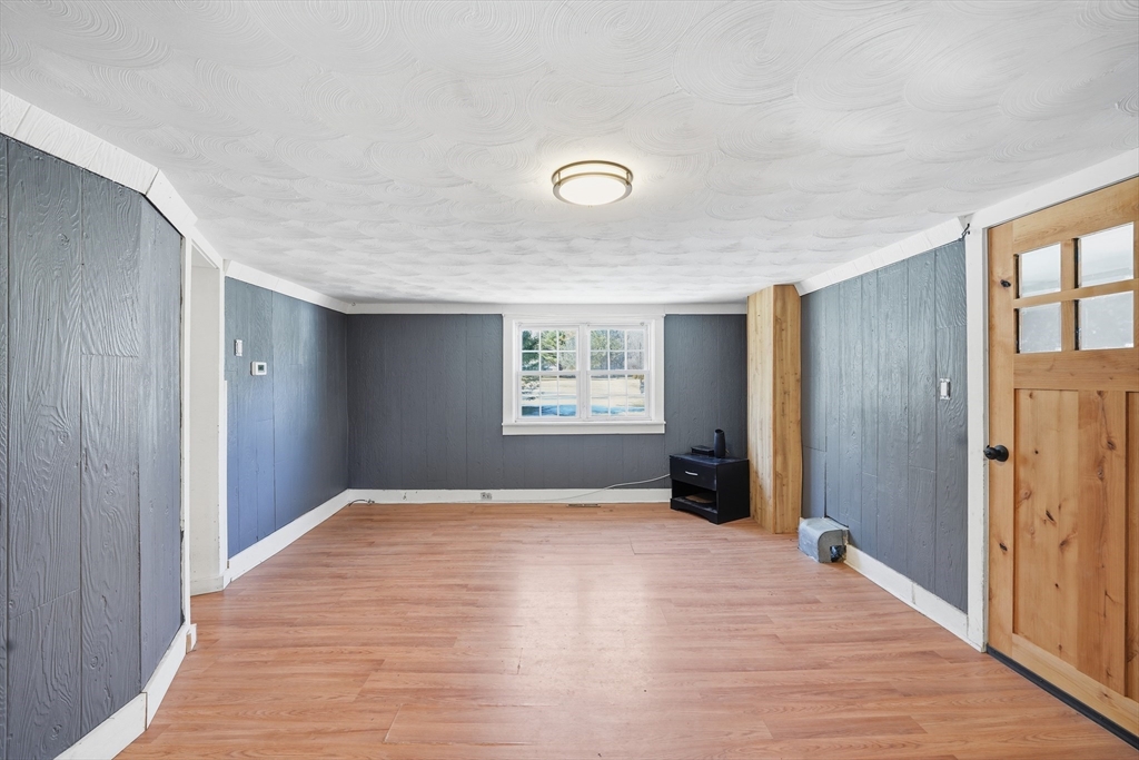 5 Torrey Street Easthampton, MA 01027 - Photo 7 of 36