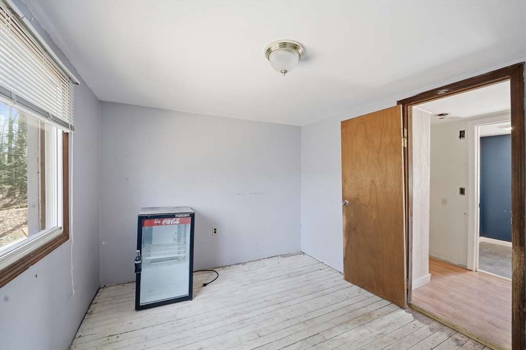 5 Torrey Street Easthampton, MA 01027 - Photo 10 of 36