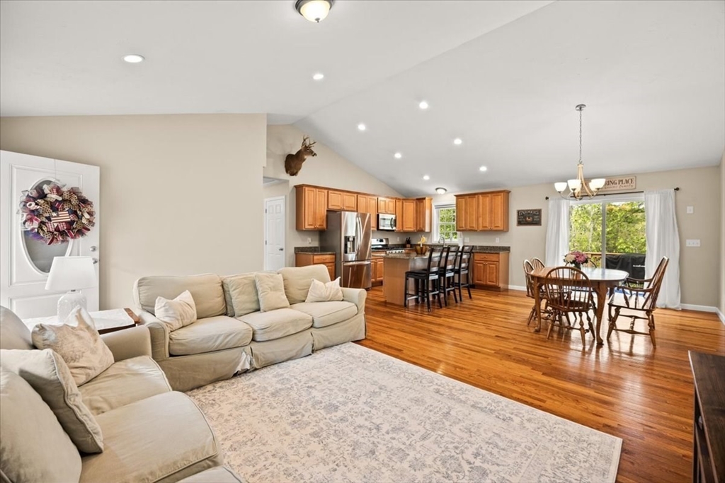 1 Dr Braley Road Rochester, MA 02770 - Photo 5 of 26 Gallery Image 5