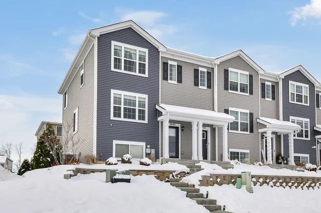 $2,800 | 2480 BELLA Drive, Pingree Grove, IL 60140