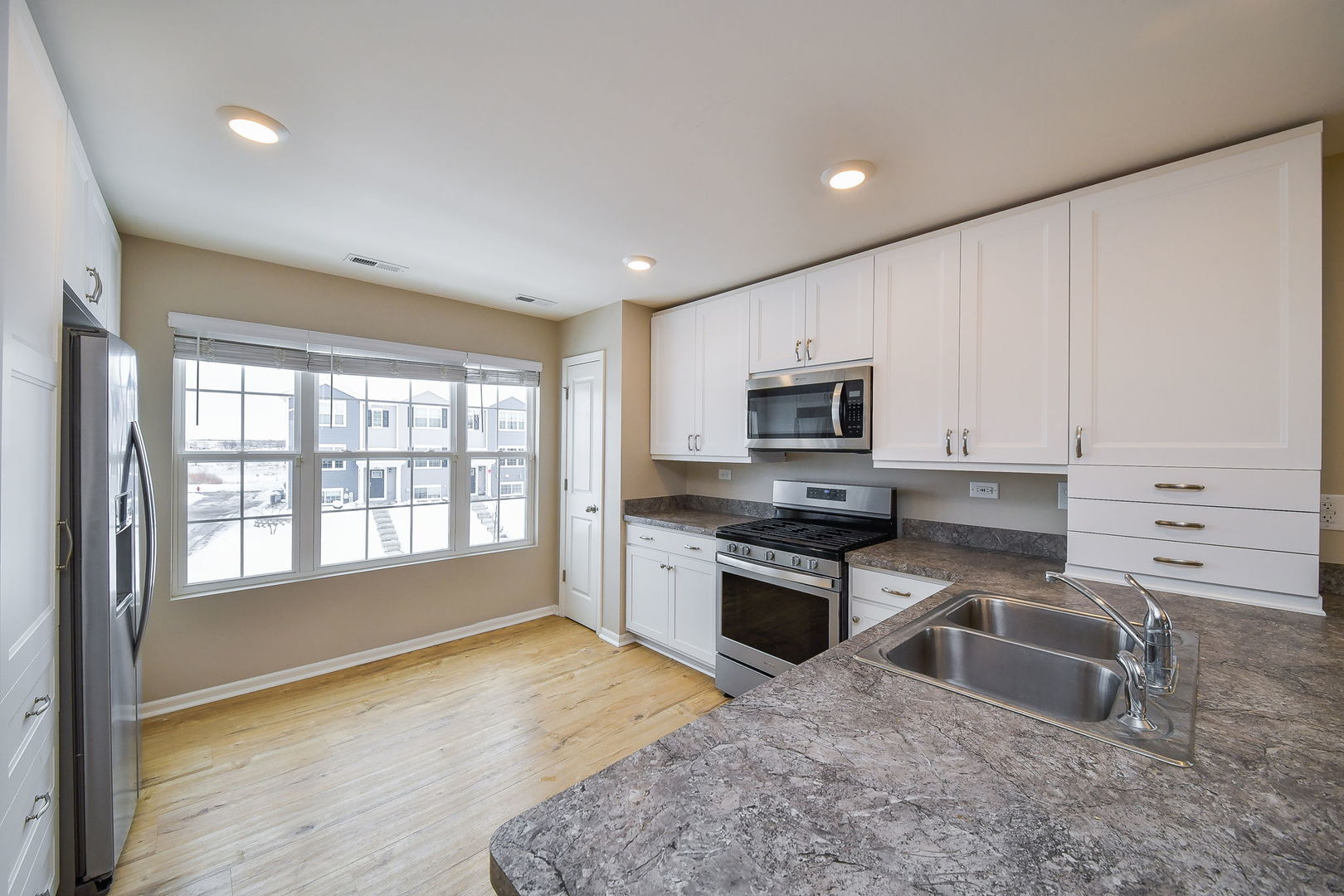 2480 BELLA Drive Pingree Grove, IL 60140 - Photo 3 of 14