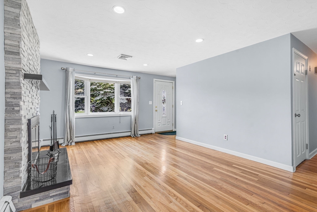 29 Gano Road Marlborough, MA 01752 - Photo 8 of 42 Gallery Image 8
