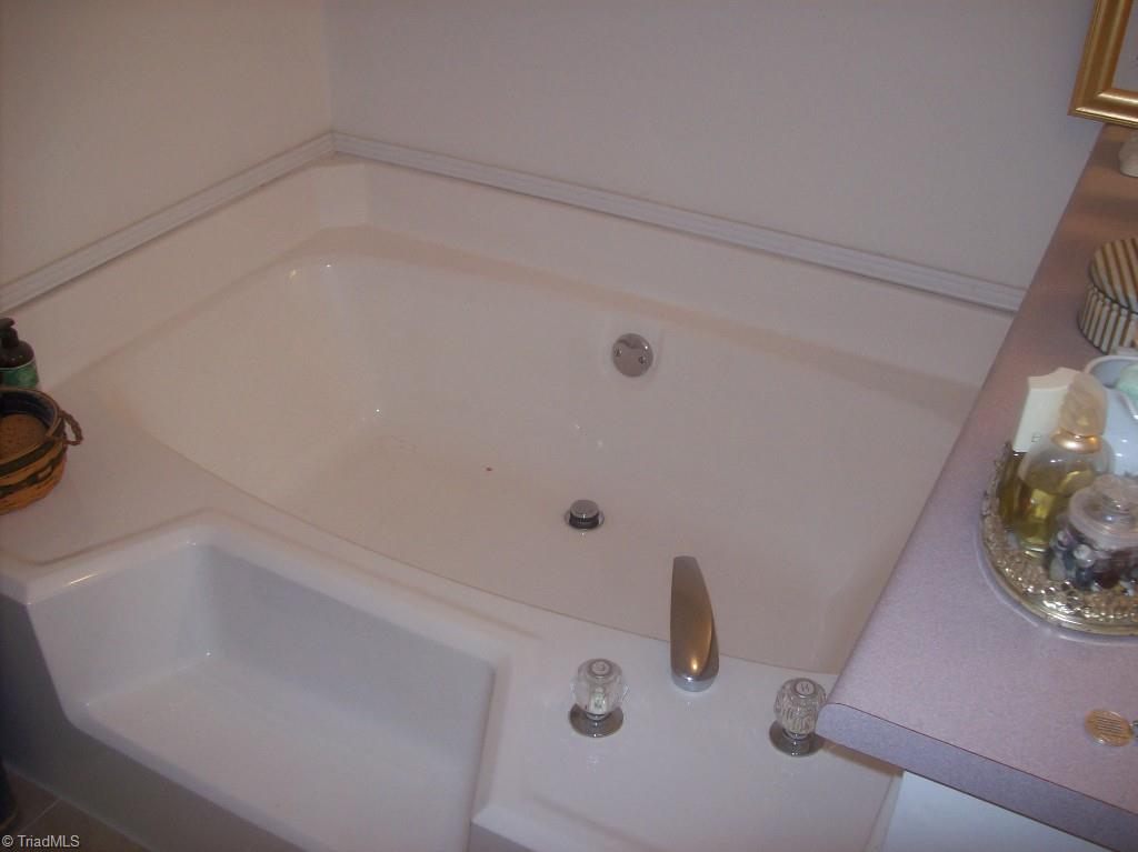 168 Reece Road Winston-Salem, NC 27107 - Photo 15 of 23 Garden Tub in Master Bath
