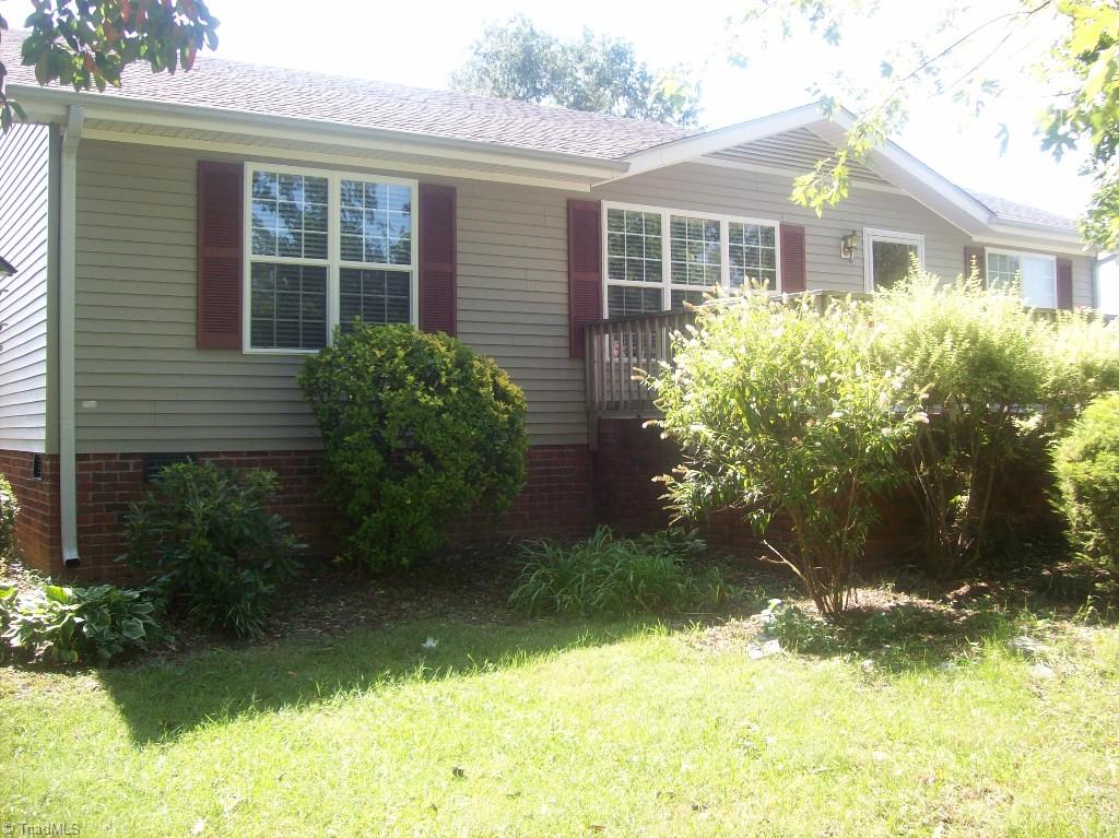 168 Reece Road Winston-Salem, NC 27107 - Photo 3 of 23 Nicely landscaped.