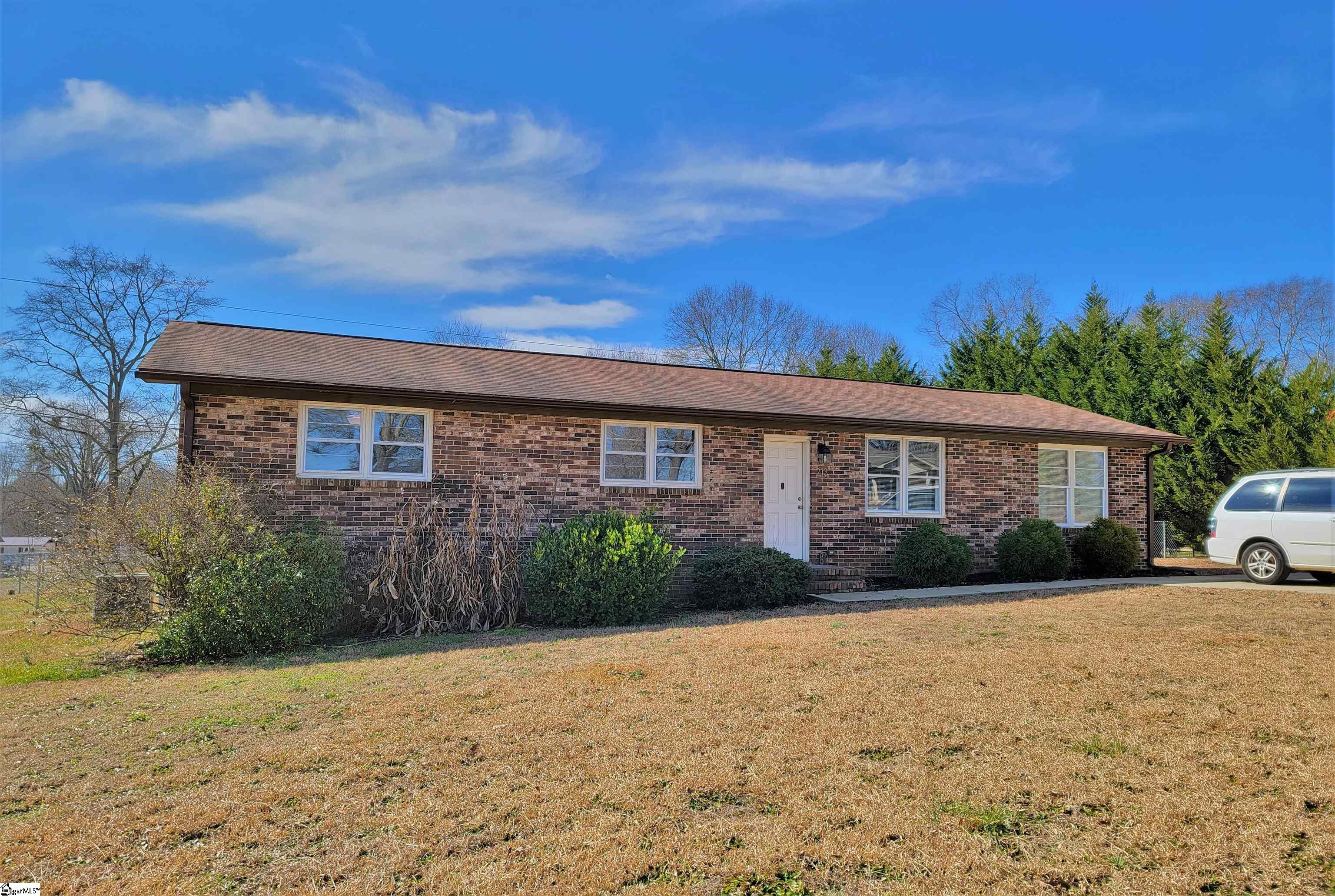 213 Ridgecrest Drive Williamston, SC 29697 - Photo 2 of 20
