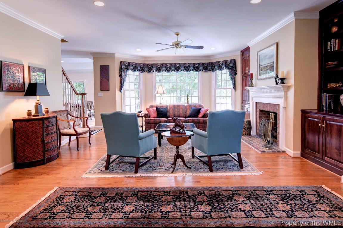 2304 West Island Road Williamsburg, VA 23185 - Photo 15 of 53 Charming Great Room