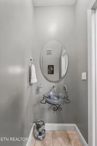 $279,900 | 411 Ashbury Circle, Sweetwater, TN 37874