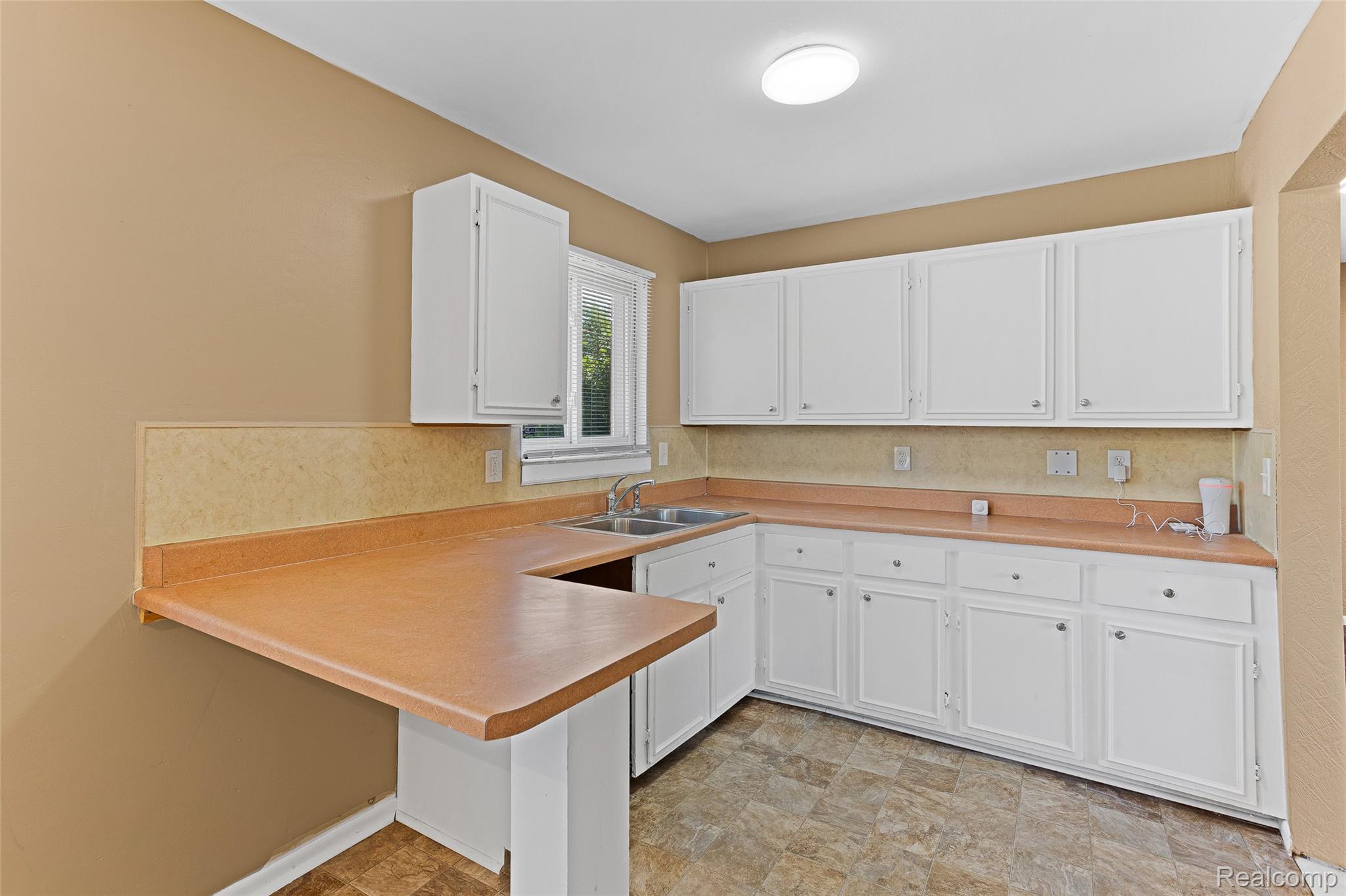 30270 Spring Arbor Drive Inkster, MI 48141 - Photo 18 of 32 IMG_2430.jpg