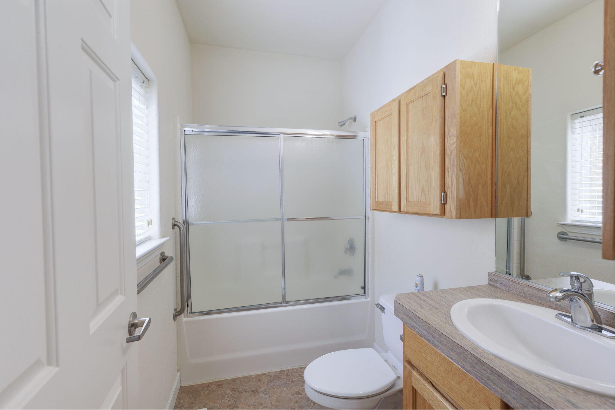 14771 Water Gap Road Williams, OR 97544 - Photo 14 of 55 Primary Bedroom Bath