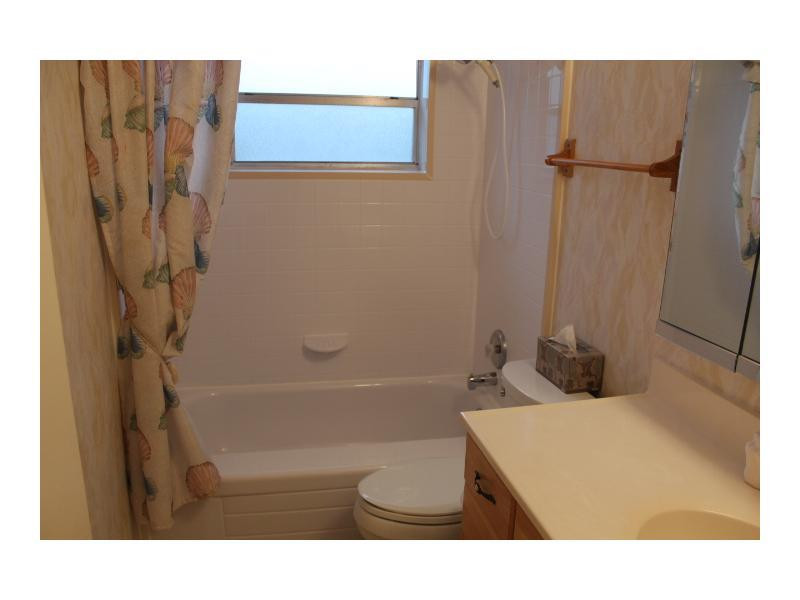 674 Northwest 12th Road Boca Raton, FL 33486 - Photo 27 of 31 Bathroom