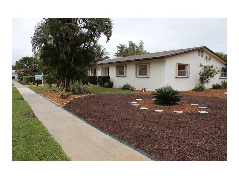 674 Northwest 12th Road Boca Raton, FL 33486 - Photo 5 of 31 Exterior Front