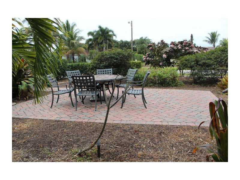 674 Northwest 12th Road Boca Raton, FL 33486 - Photo 7 of 31 Patio/Deck