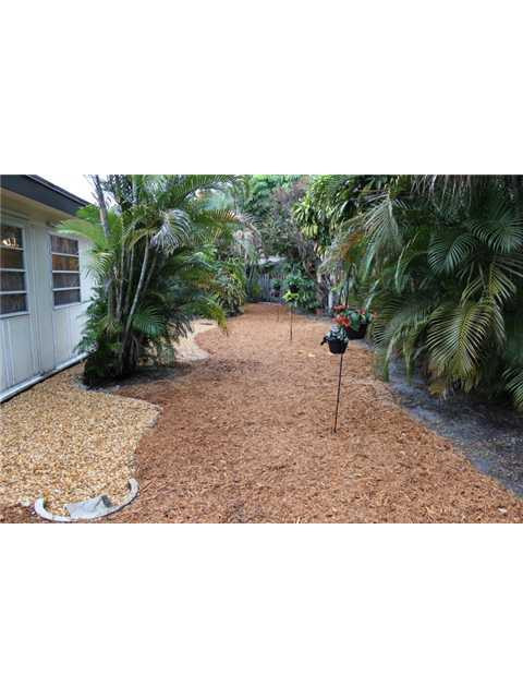 674 Northwest 12th Road Boca Raton, FL 33486 - Photo 9 of 31 Exterior Back