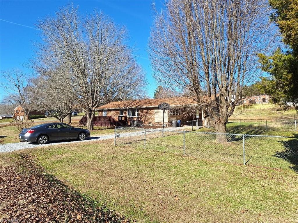 115 Rink Road Winston-Salem, NC 27107 - Photo 3 of 30