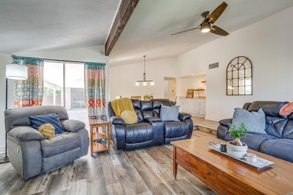 3113 Spring Grove Drive Bedford, TX 76021 - Photo 7 of 33