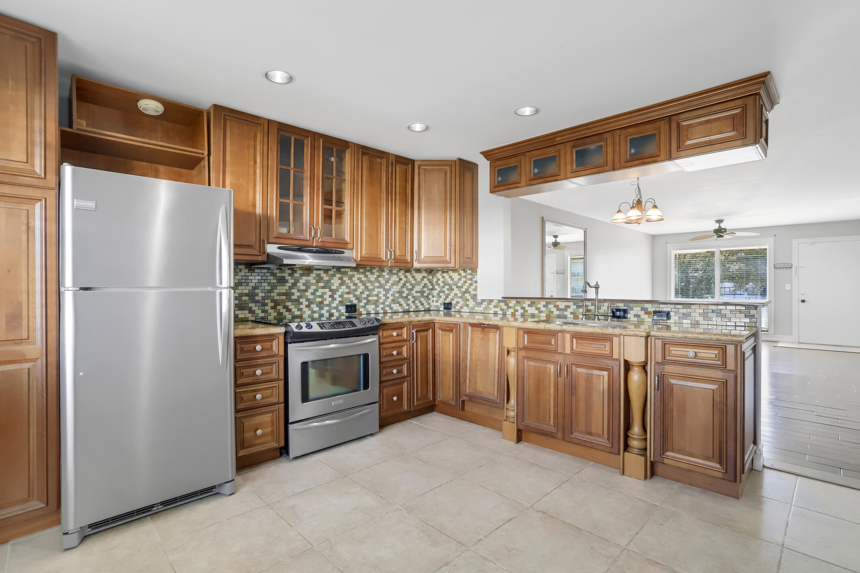 55 Southeast 14th Street, Unit 213 Boca Raton, FL 33432 - Photo 4 of 24 Kitchen