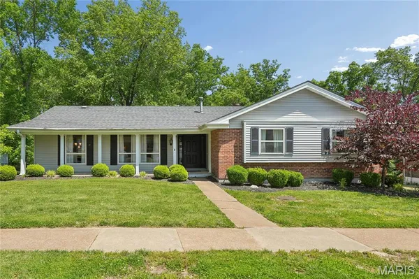 $450,000 | 835 Bergquist Drive, Ballwin, MO 63011