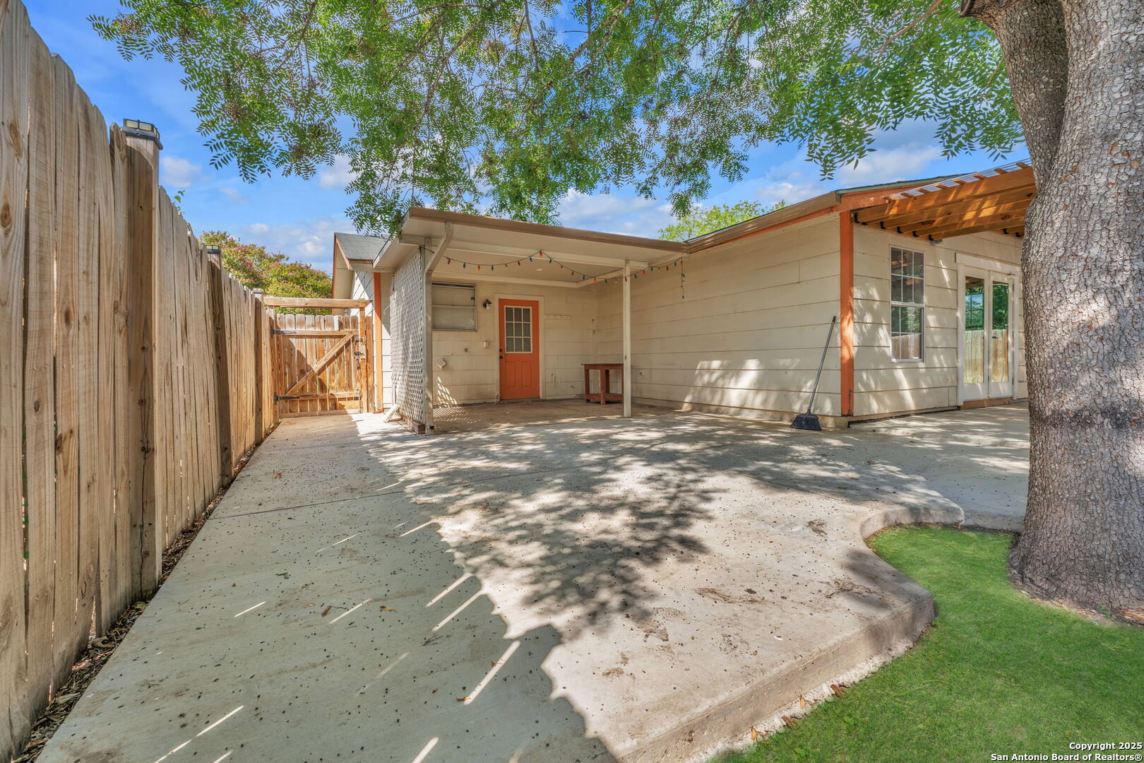 5022 Village Path San Antonio, TX 78218 - Photo 33 of 38