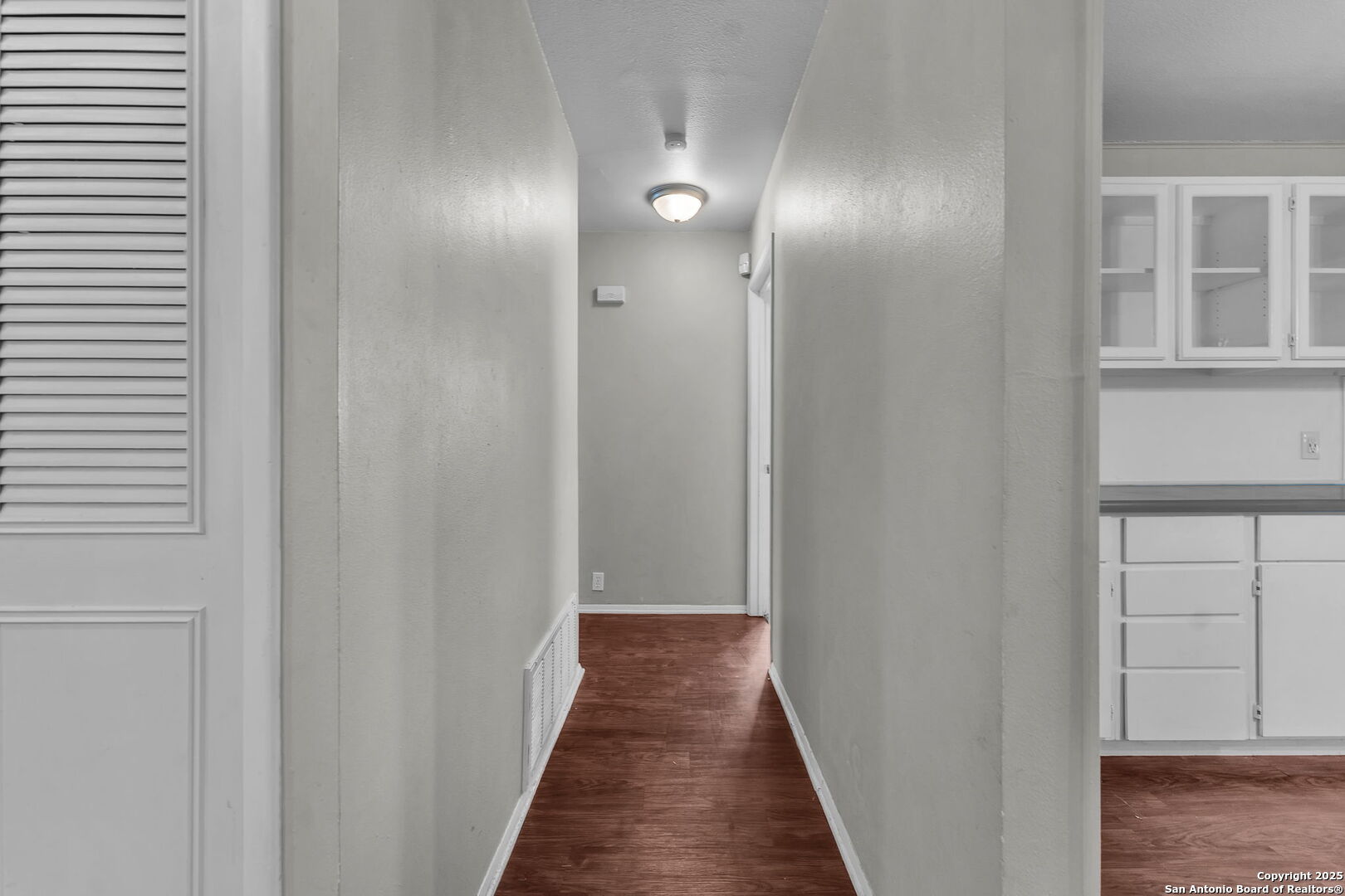 5022 Village Path San Antonio, TX 78218 - Photo 9 of 38