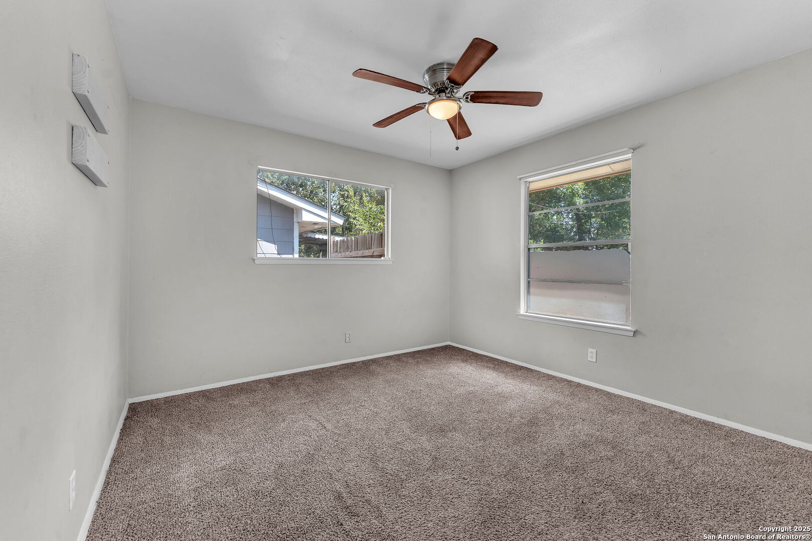 5022 Village Path San Antonio, TX 78218 - Photo 10 of 38