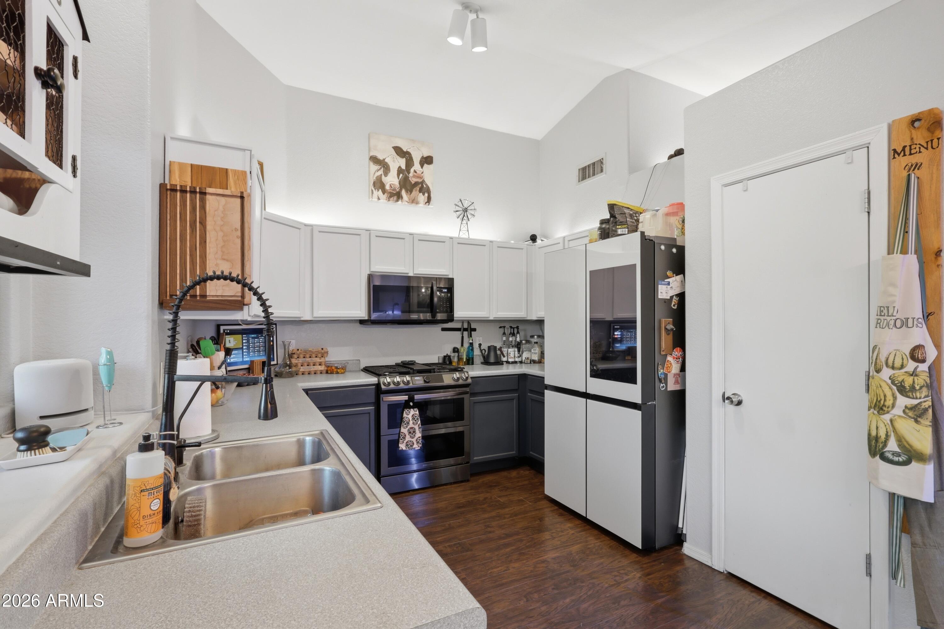 661 North Joshua Tree Lane Gilbert, AZ 85234 - Photo 8 of 47 661_n_joshua_tree_ln_gilbert_az_85234_us