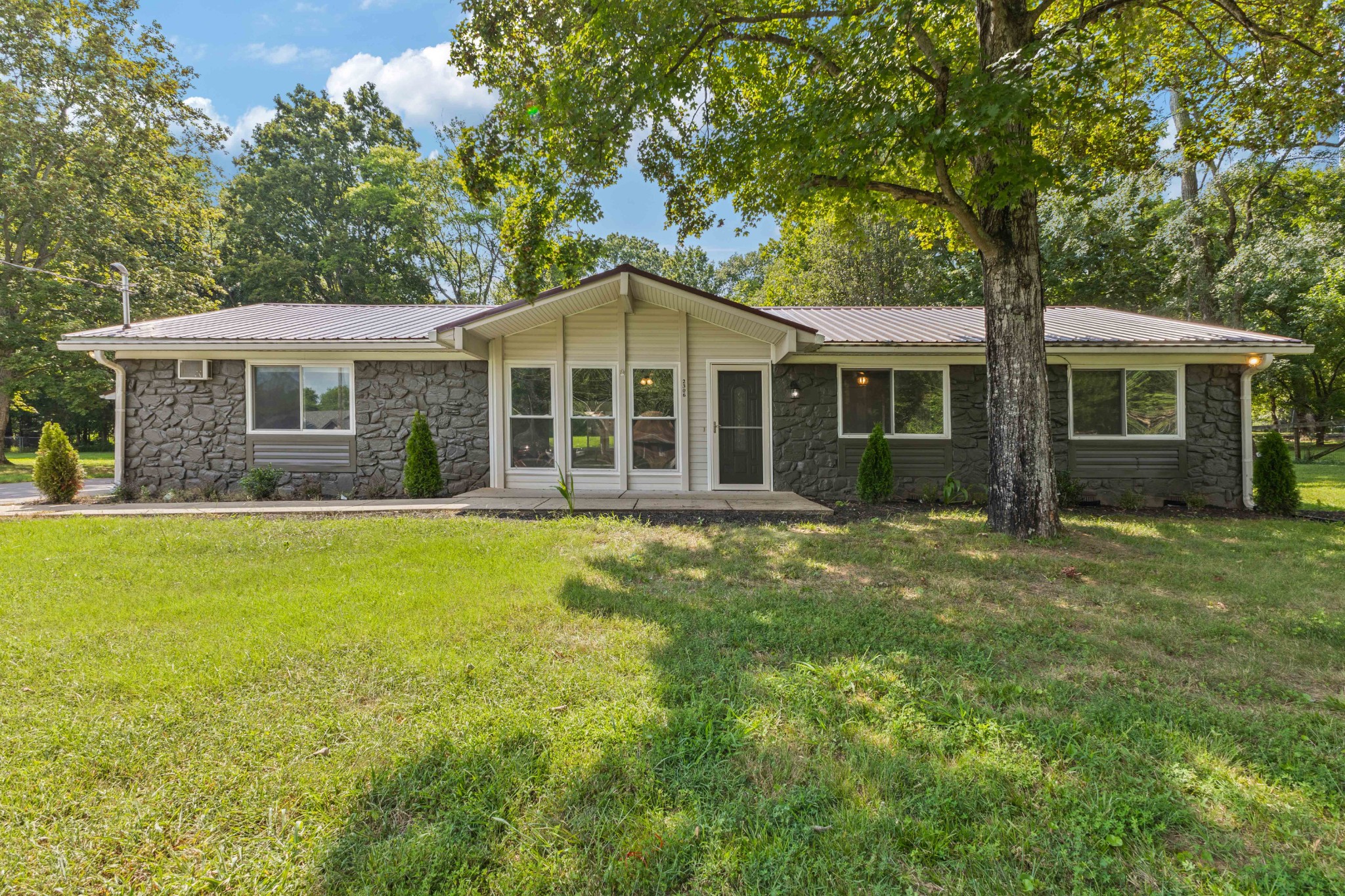 2306 Raspberry Lane Lebanon, TN 37087 - Photo 4 of 100