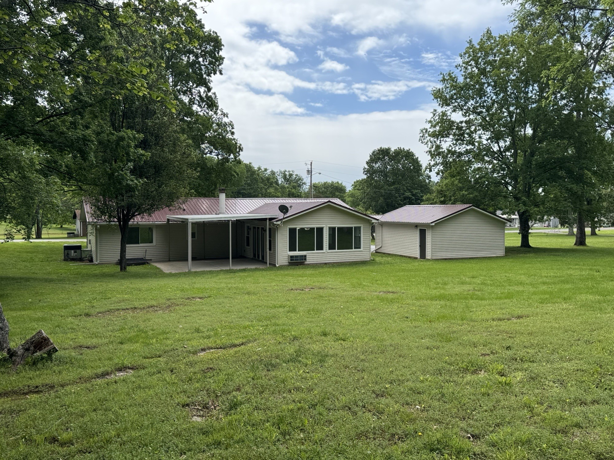 2306 Raspberry Lane Lebanon, TN 37087 - Photo 86 of 100 a view of a house with a garden