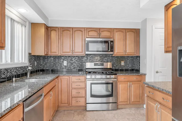 $439,900 | 39 Westchester Court, Hudson, NH 03051