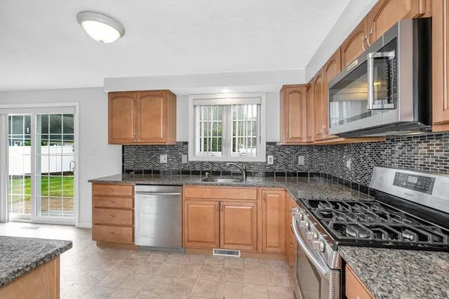 $439,900 | 39 Westchester Court, Hudson, NH 03051