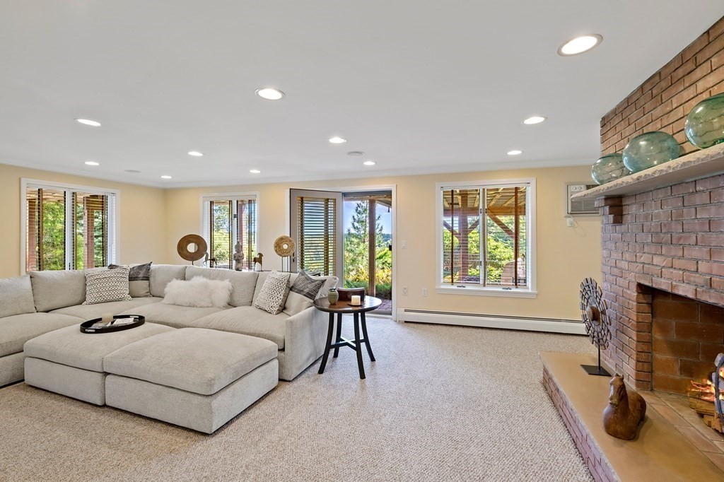 29 Blue Ridge Road North Andover, MA 01845 - Photo 9 of 34 Gallery Image 9