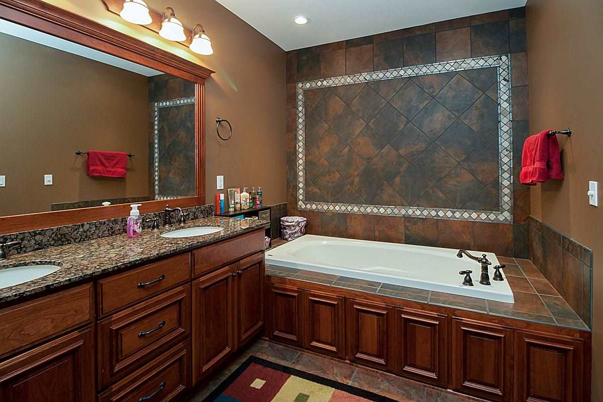 3250 Newcastle Road Marion, IA 52302 - Photo 10 of 25 Gallery Image 10