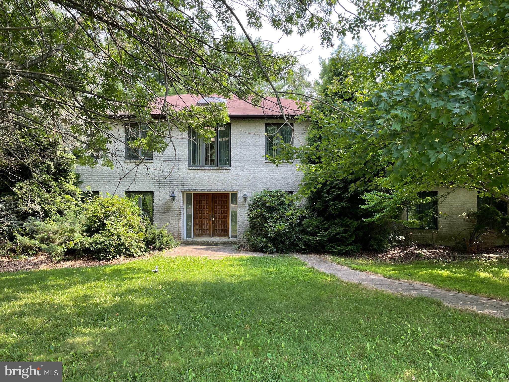 10 Snowflake Road Huntingdon Valley, PA 19006 - Photo 1 of 10 Front Entrance