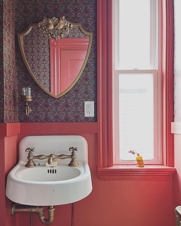 198 Byron Street Boston, MA 02128 - Photo 10 of 21