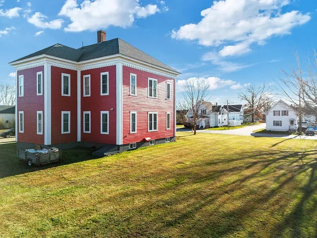 $559,000 | 22 Burrill Street, Fairfield, ME 04937